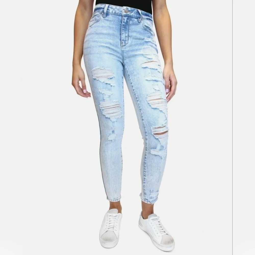 Almost Famous Distressed High Rise Skinny Light Wash Stretch Blue Jeans Size 1